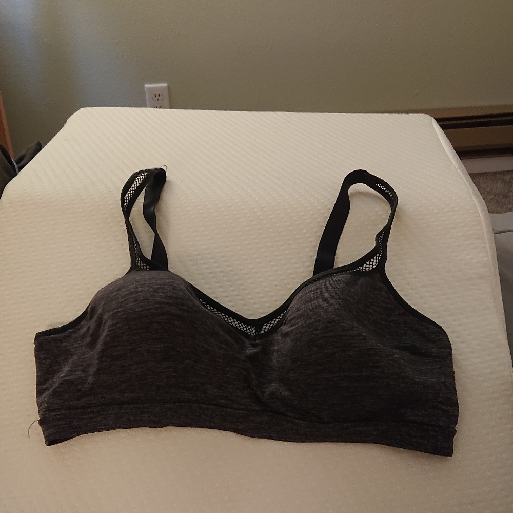 Hanes Women's Fuller Coverage Foam Wirefree bra